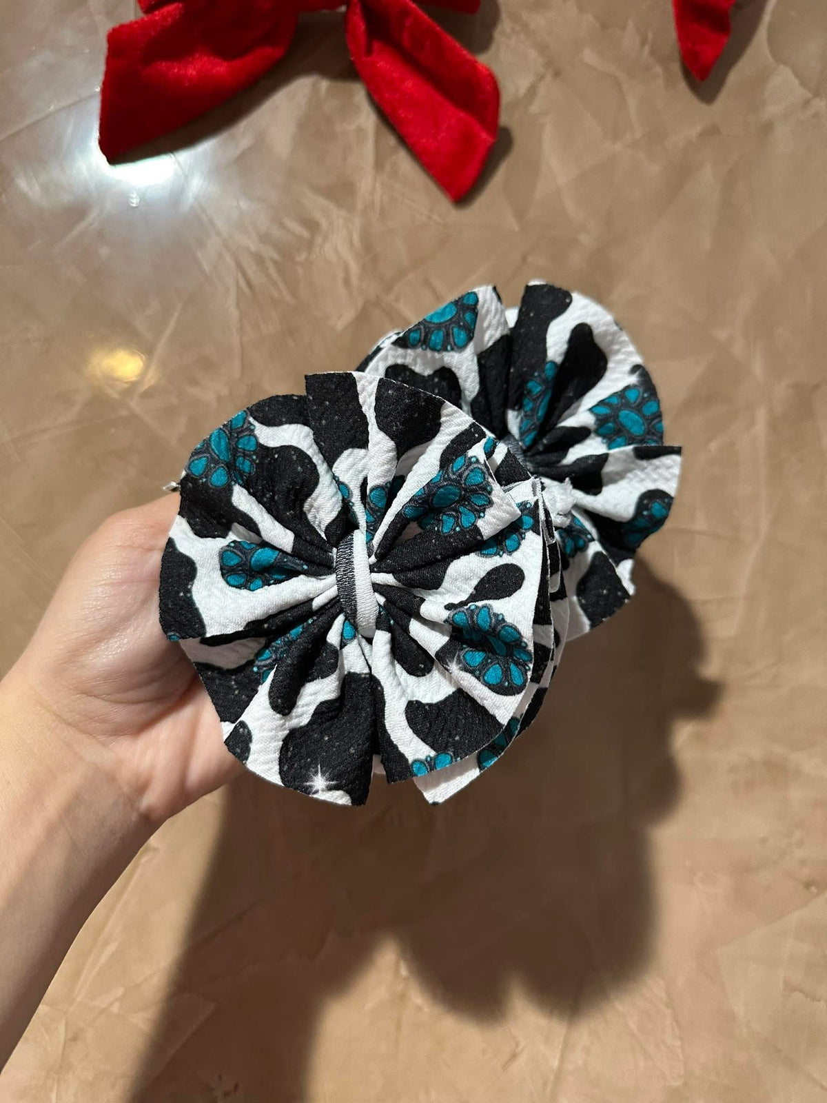 PIGGIES & SINGLE BOWS STYLE GUIDE