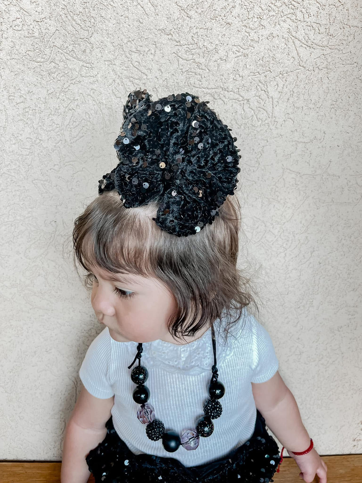PIGGIES & SINGLE BOWS STYLE GUIDE